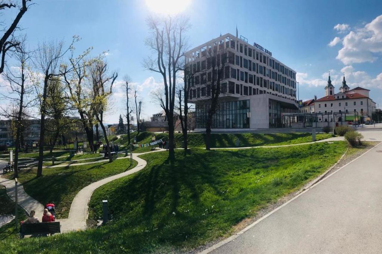 Hotel Kras Postojna Εξωτερικό φωτογραφία