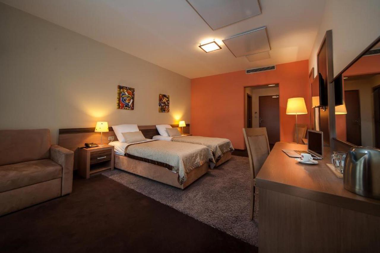 Hotel Kras Postojna Εξωτερικό φωτογραφία