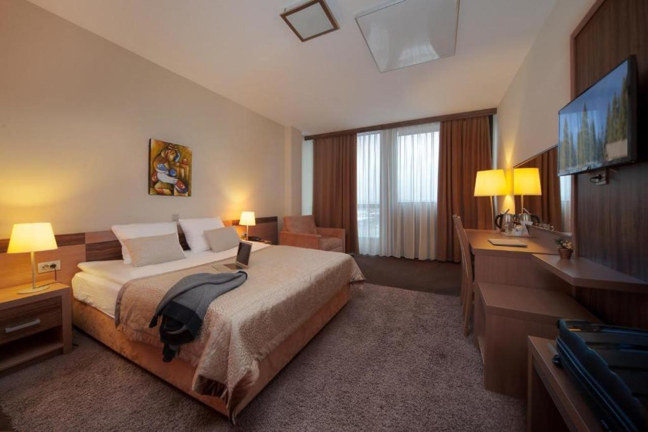 Hotel Kras Postojna Εξωτερικό φωτογραφία