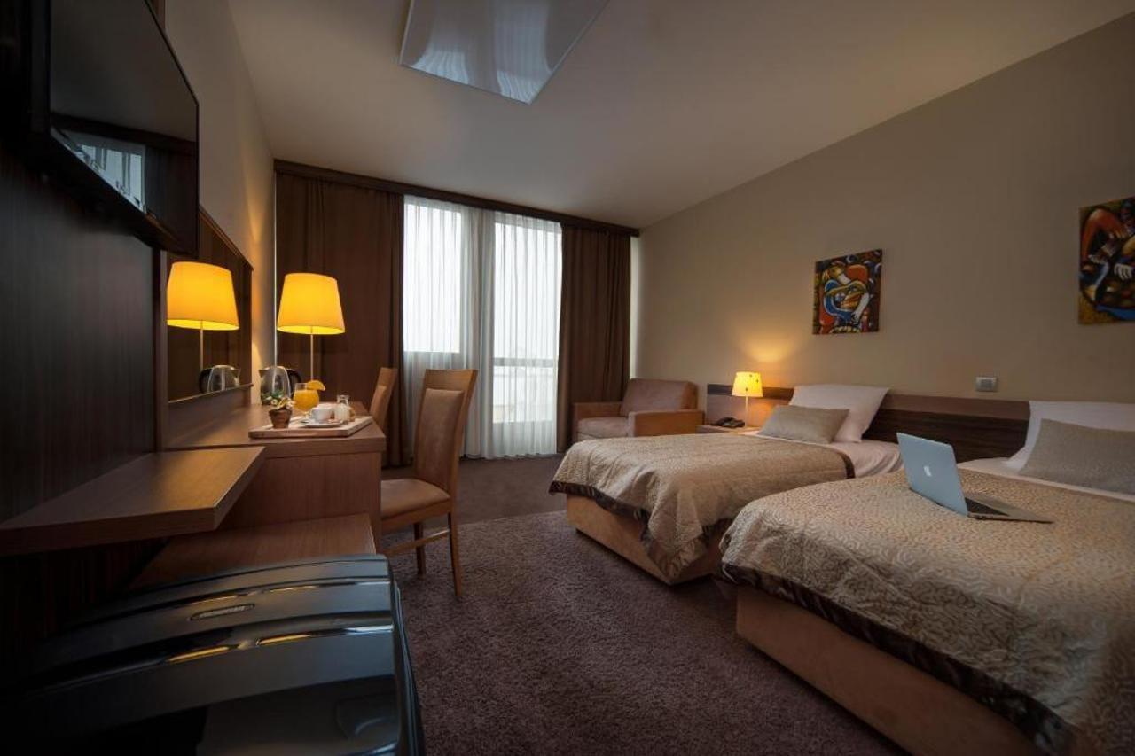 Hotel Kras Postojna Εξωτερικό φωτογραφία