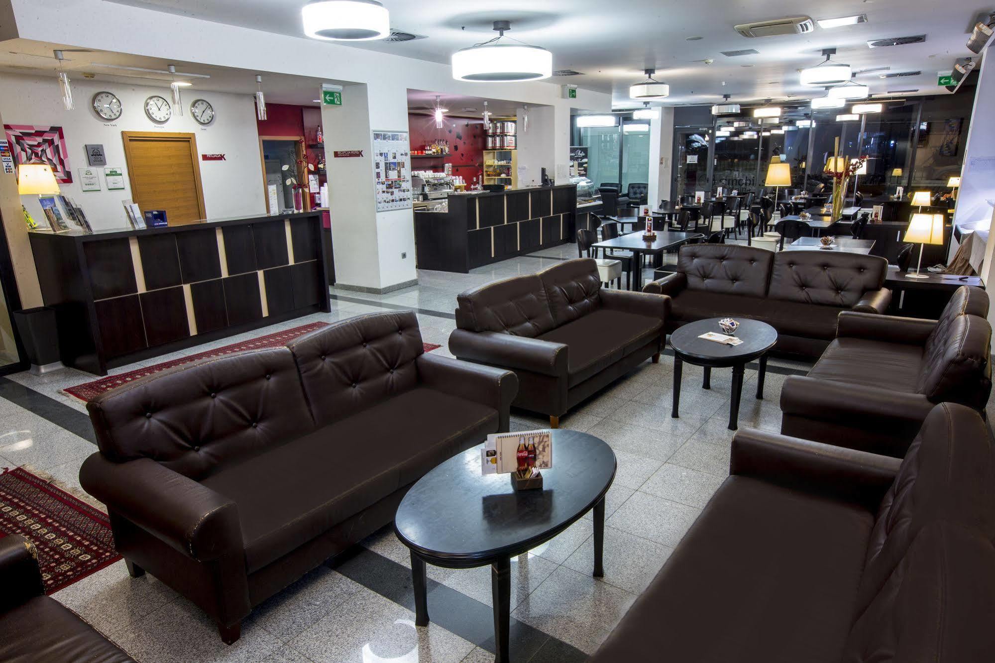 Hotel Kras Postojna Εξωτερικό φωτογραφία