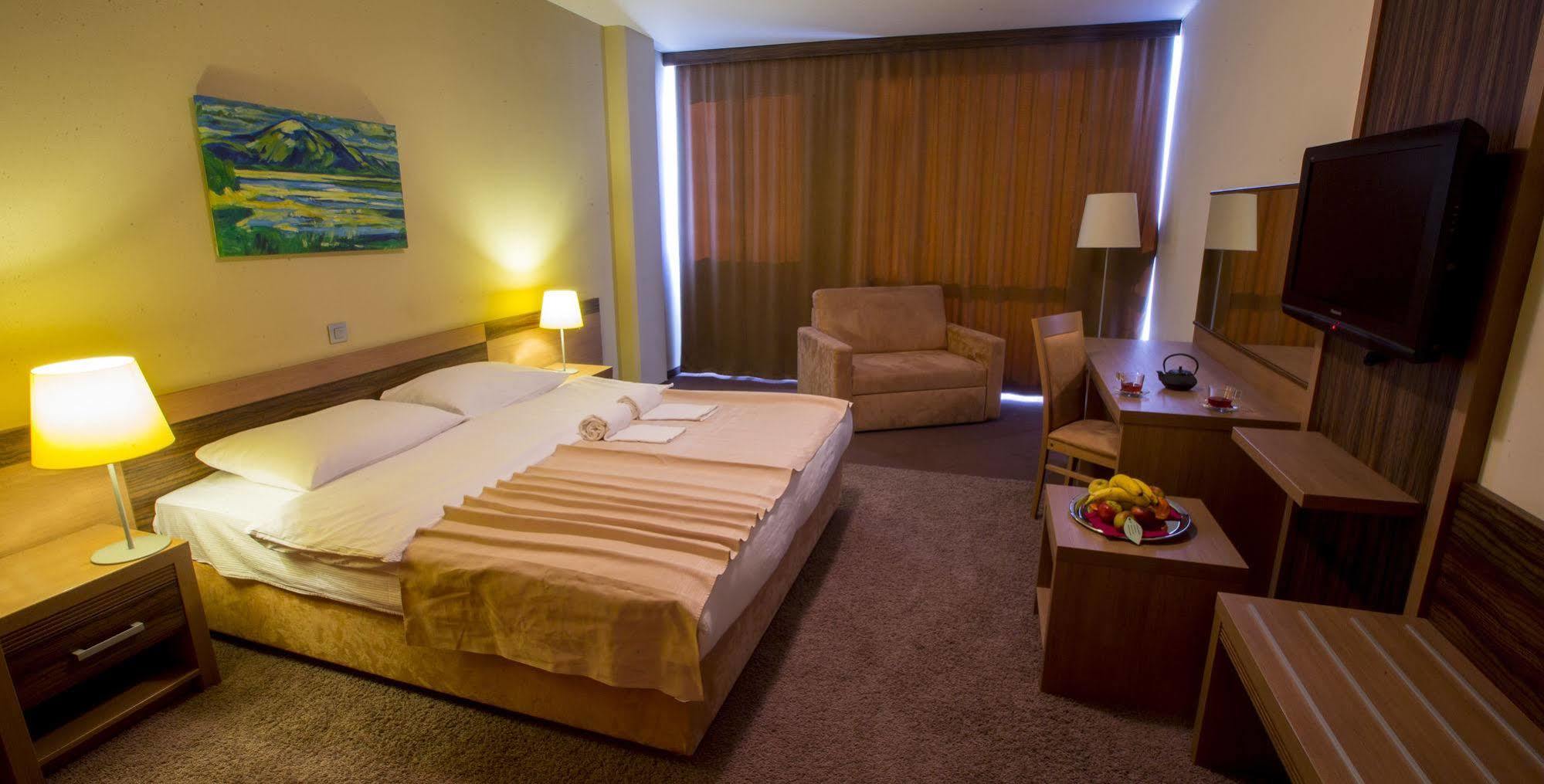 Hotel Kras Postojna Εξωτερικό φωτογραφία