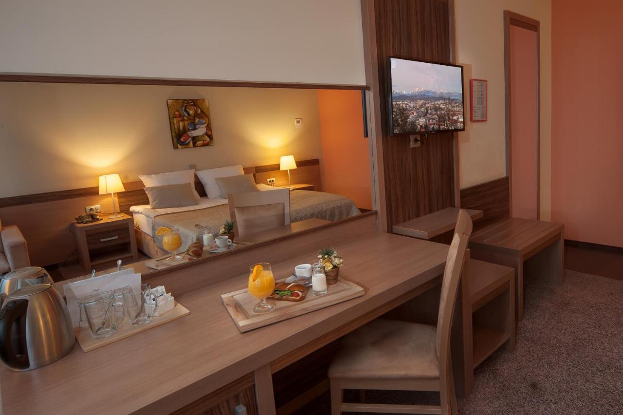 Hotel Kras Postojna Εξωτερικό φωτογραφία
