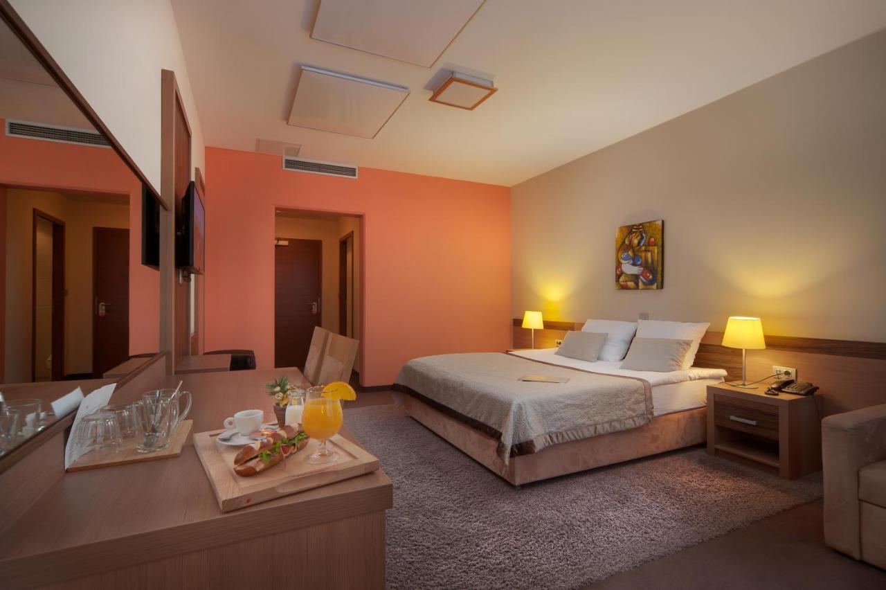 Hotel Kras Postojna Εξωτερικό φωτογραφία