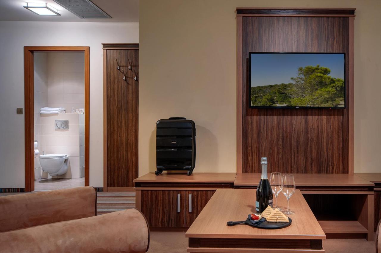 Hotel Kras Postojna Εξωτερικό φωτογραφία
